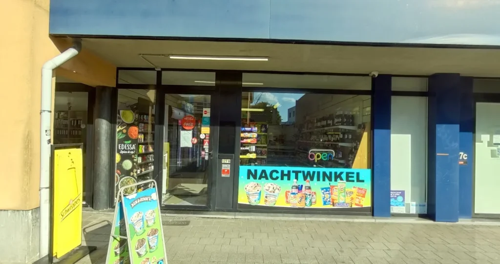 Ekese Nachtwinkel/Nightshop